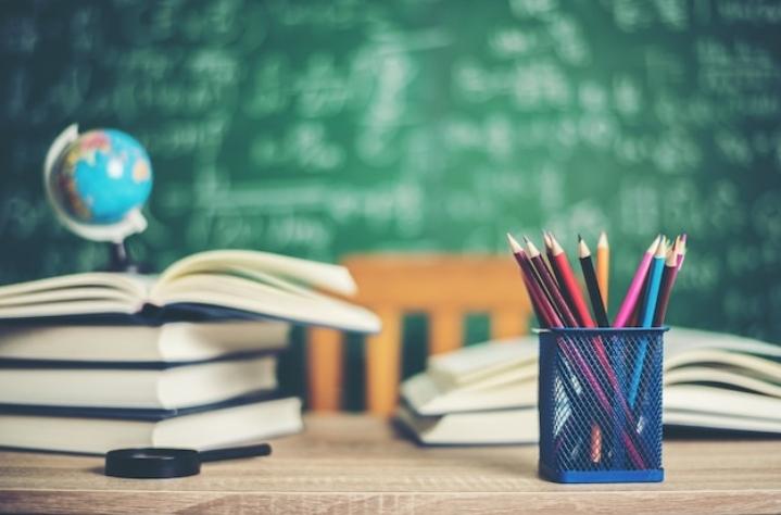 Navegue pela Categoria de Educação