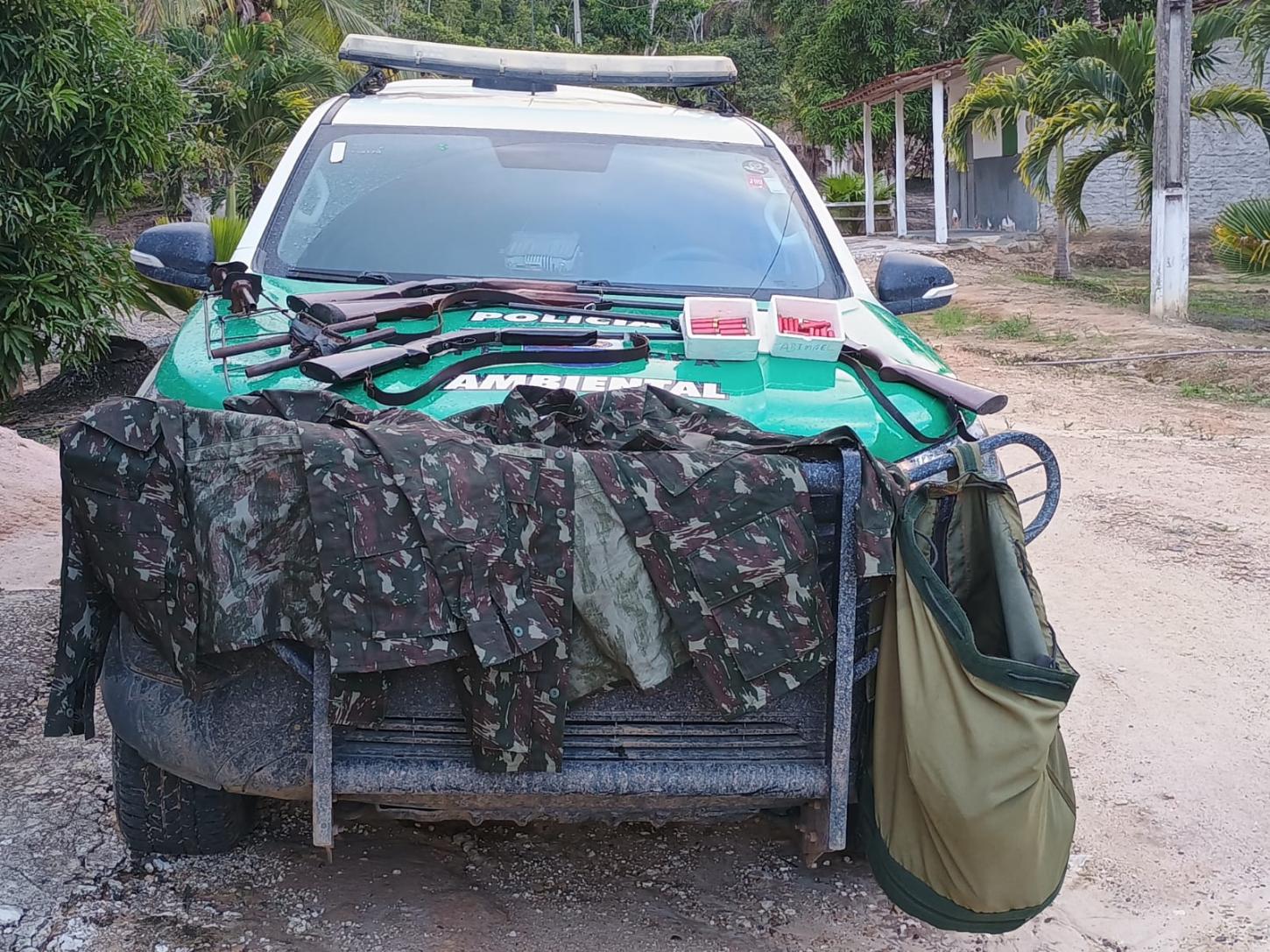 Em operação ambiental, PM-AL apreende armas e resgata animais no Litoral Norte de  Alagoas