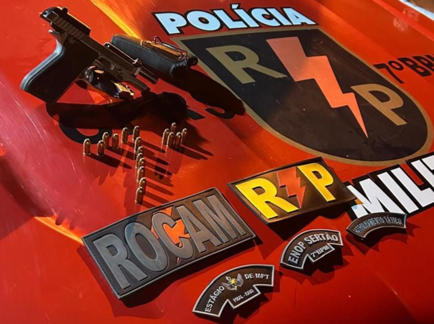 PM retira arma de fogo e drogas das ruas no interior de Arapiraca e Santana do Ipanema
