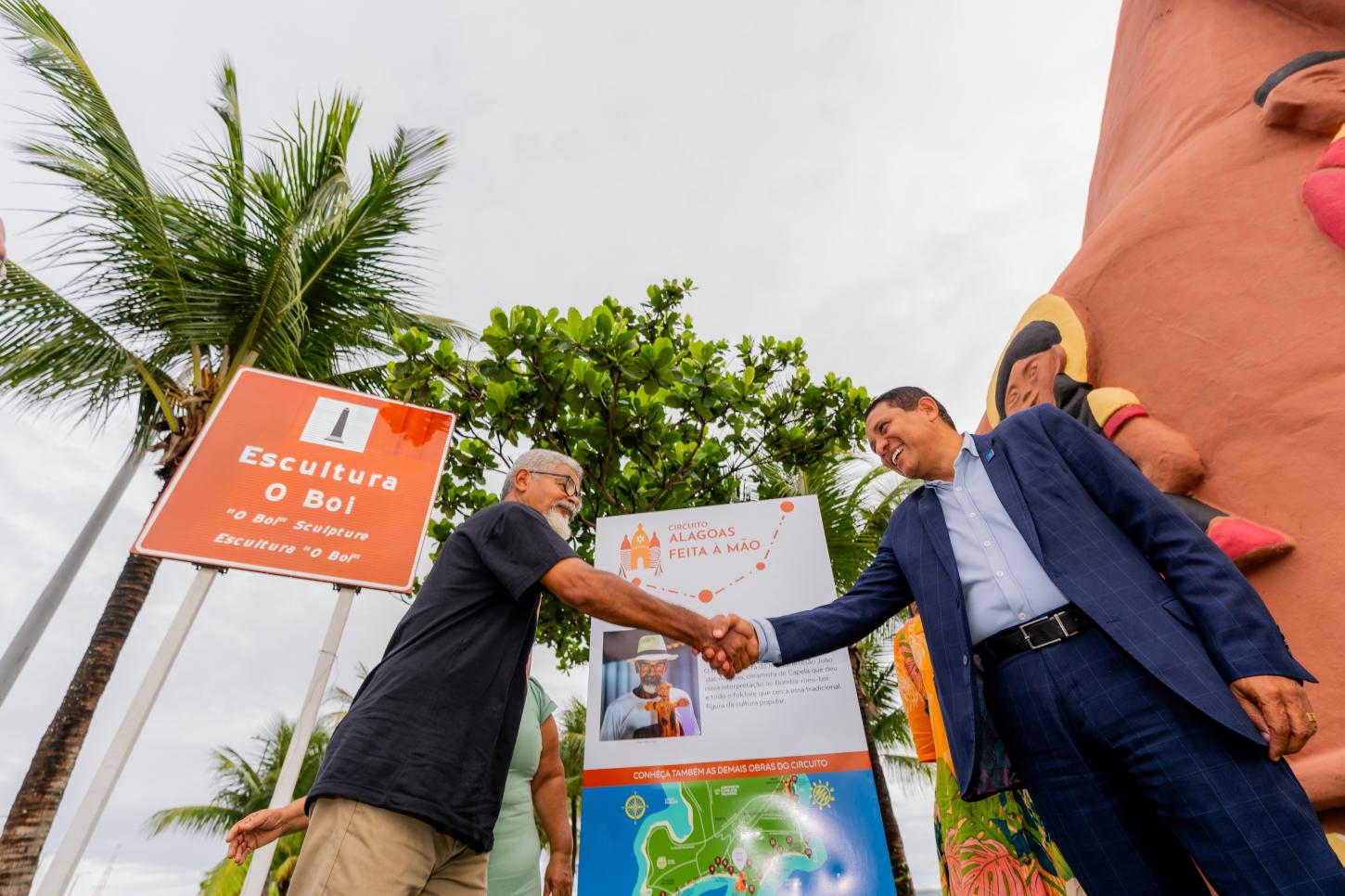 Entrega de escultura