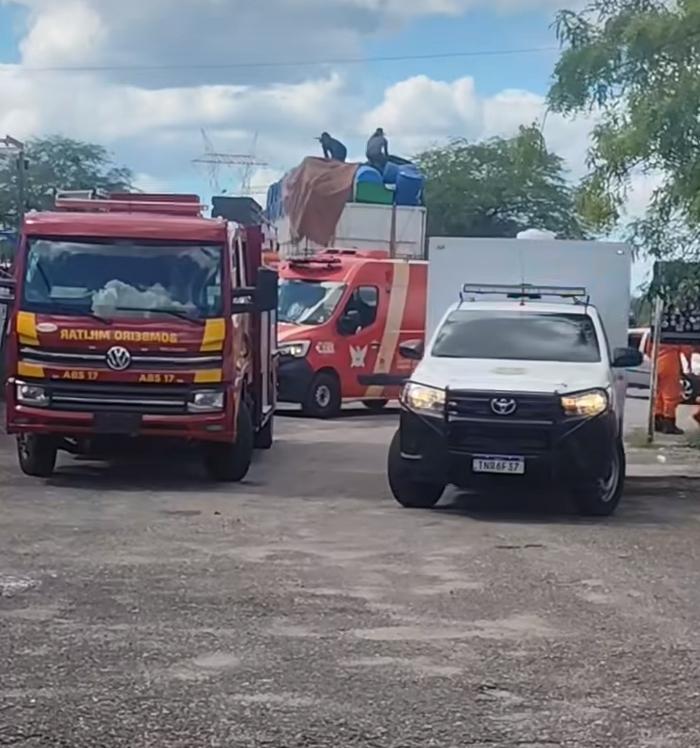 Corpo de Bombeiros em ação no resgate do corpo do jovem Lucivam