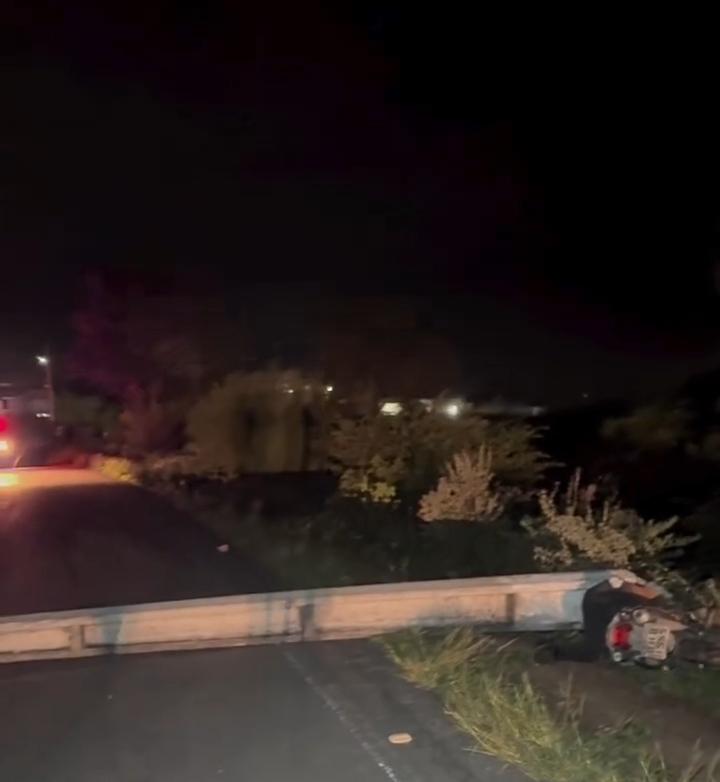 Condutor de motocicleta morre ao colidir violentamente contra um poste na AL-145 em Água Branca