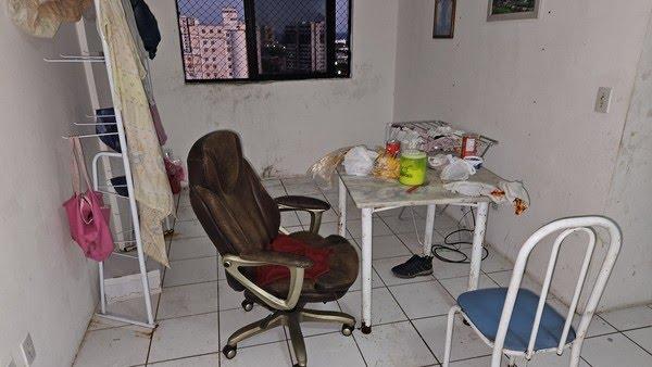 Filho é preso por manter mãe aposentada em condições insalubres e reter benefício