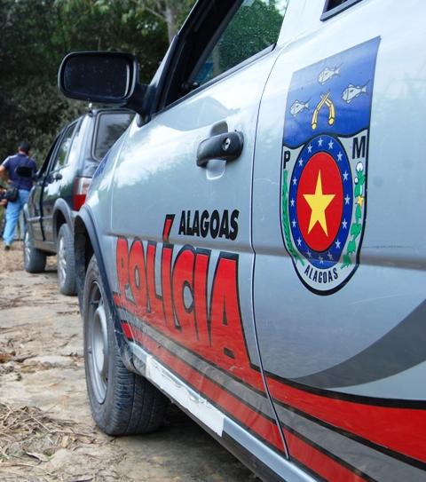 Homem é preso após agredir companheira com bebê no colo em Pariconha