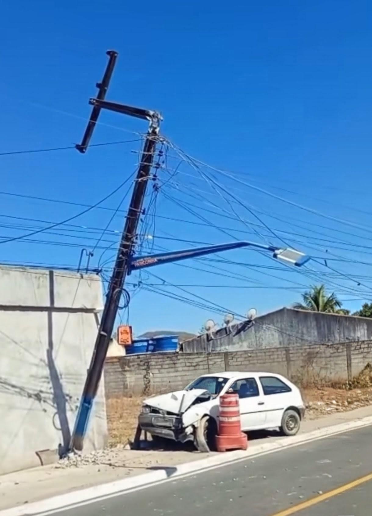 Acidente com poste de alta tensão gera alerta e mobilização em Pariconha