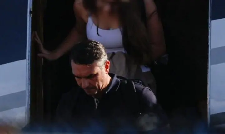 Após descumprir ordem do STF, Flávio Bolsonaro deixa o Brasil e desembarca nos Estados Unidos